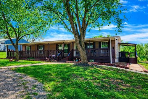 402 W Corrine St, Gallatin, MO, 64640-1076 | Card Image