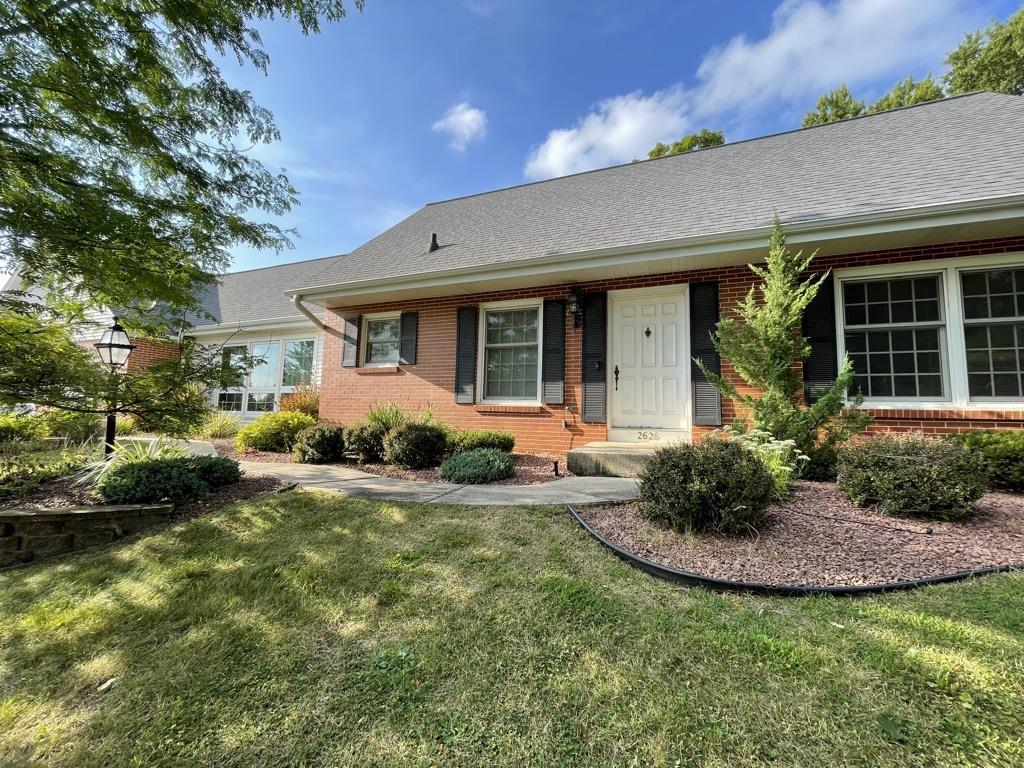 Elizabeth St, Janesville, WI 53548