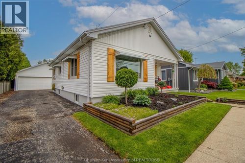 135 Alexandra Ave, Chatham, ON, N7M1Y4 | Card Image