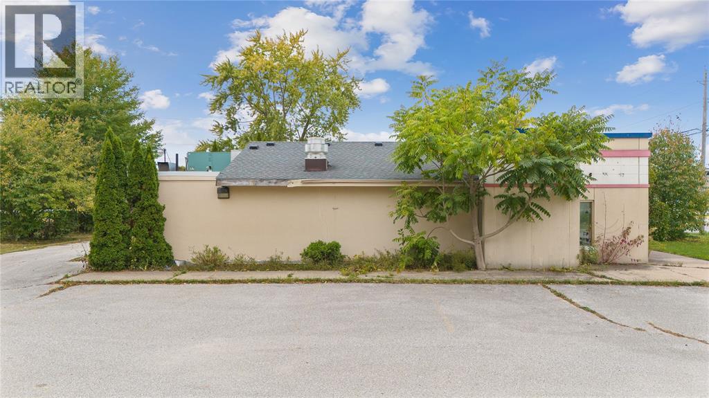 Commercial Sale in Lambton Shores 4
