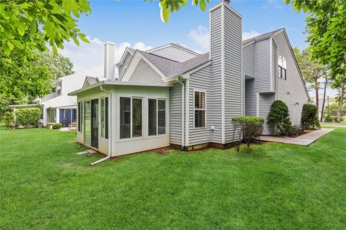 65 Lakeview Dr, Manorville, NY, 11949-2817 | Card Image