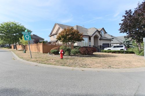 17105 Greenway Dr, Surrey, BC, V4N5J1 | Card Image