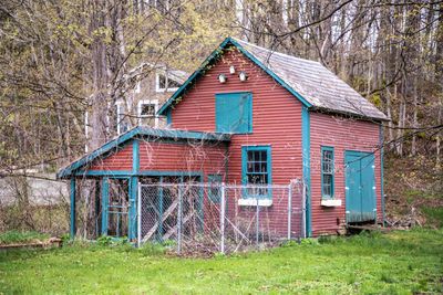 19 Pleasant Street, House other with 3 bedrooms, 1 bathrooms and null parking in Proctor VT | Image 2