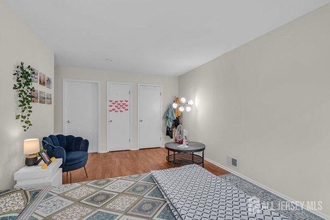 72C - 72 Golden Sq, Townhouse with 2 bedrooms, 2 bathrooms and null parking in Woodbridge NJ | Image 13