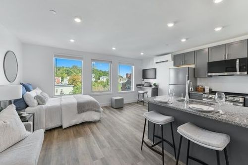 apt-501-585 Essex St, Lynn, MA, 01901-1055 | Card Image