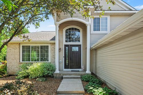 6630 Cannon Farms Dr Ne, Rockford, MI, 49341-7798 | Card Image