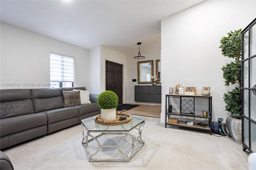 1030 Nw 95th Ter, Plantation, FL, 33322 | Card Image