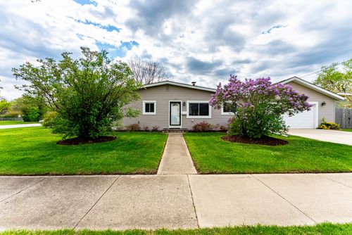 204 N Rohlwing Rd, Palatine, IL, 60074-5447 | Card Image