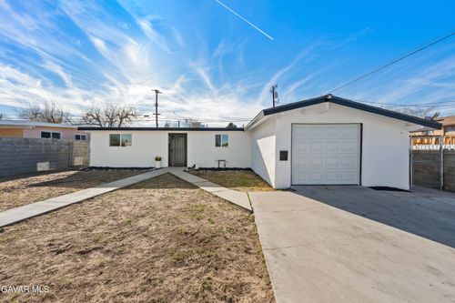 44745 3rd St E, Lancaster, CA, 93535-2518 | Card Image