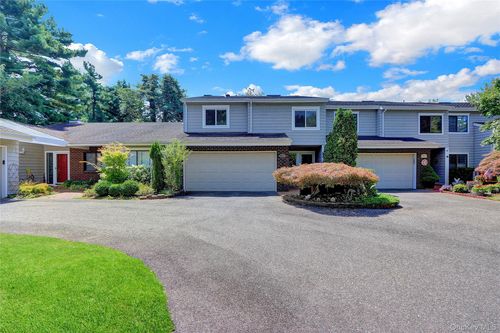 52 Boathouse Ln, Bay Shore, NY, 11706-8124 | Card Image