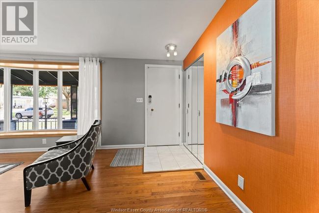 1568 St Gabriel Crt, Home with 3 bedrooms, 2 bathrooms and null parking in Windsor ON | Image 10