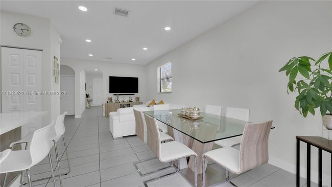 10380 Nw 88 Th Ter, Townhouse with 4 bedrooms, 3 bathrooms and null parking in Doral FL | Image 11