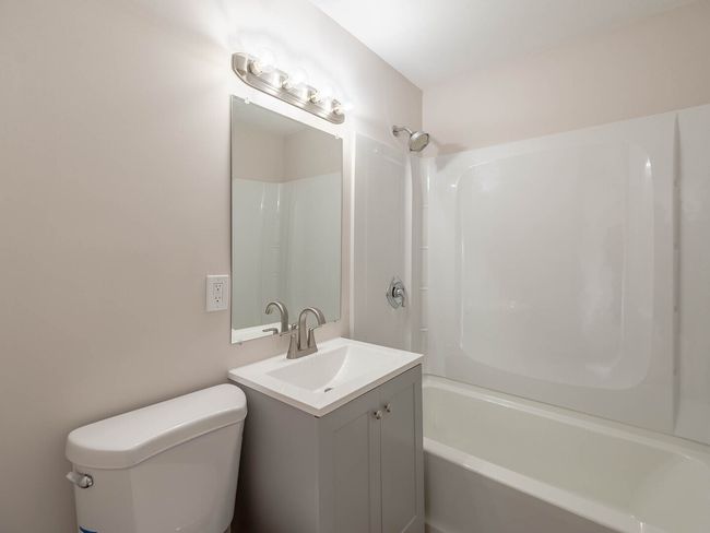 52 S Hawthorne Blvd, House other with 3 bedrooms, 1 bathrooms and null parking in Mundelein IL | Image 10