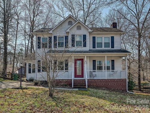 104 Deertrack Dr, Mount Holly, NC, 28120-9423 | Card Image