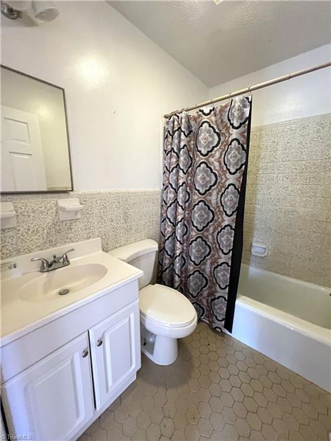 101 N Wilson St, House other with 4 bedrooms, 2 bathrooms and null parking in Madison NC | Image 33