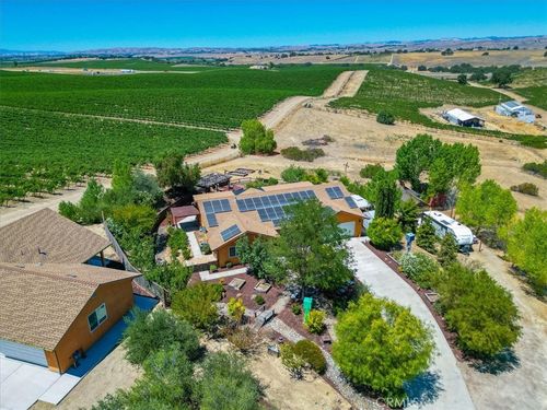 8015 Plane View Pl, Paso Robles, CA, 93446-7121 | Card Image