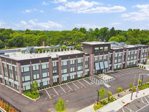 302-218 Middle Neck Rd, Great Neck, NY, 11021-1126 | Card Image