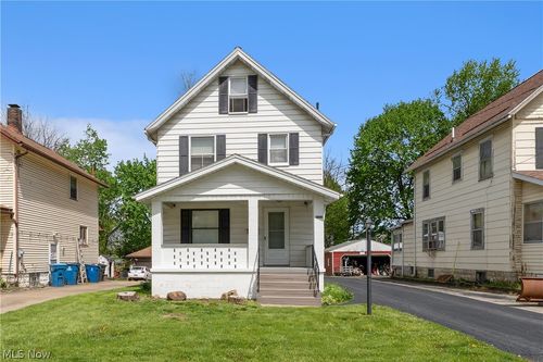 273 Maplewood Ave, Struthers, OH, 44471-1817 | Card Image