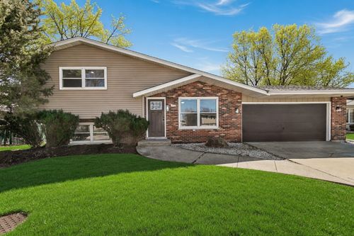 6151 Victoria Dr, Oak Forest, IL, 60452-2747 | Card Image