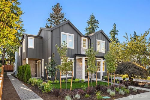 639 18th Ave W, Kirkland, WA, 98033-4819 | Card Image