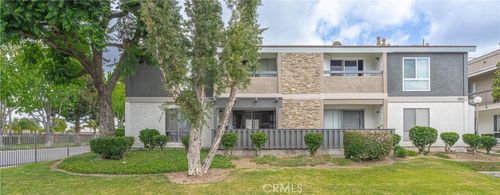 c-2803 S Fairview St, Santa Ana, CA, 92704-5952 | Card Image