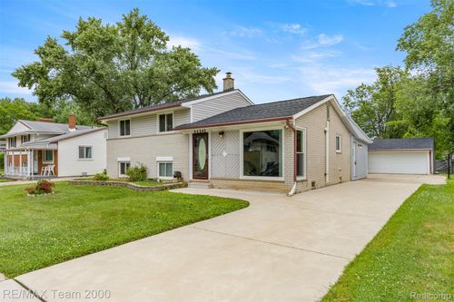 34242 Wilke Dr, Sterling Heights, MI, 48310-6054 | Card Image