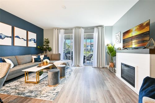 119-981 Hampton Cir, NAPLES, FL, 34105-4822 | Card Image