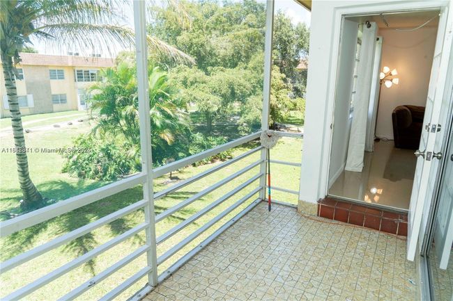 APT-23C - 5140 Sw 40 Th Ave, Condo with 2 bedrooms, 2 bathrooms and null parking in Fort Lauderdale FL | Image 39