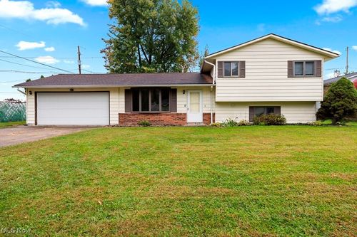 1036 Vivian Dr, Grafton, OH, 44044-1250 | Card Image