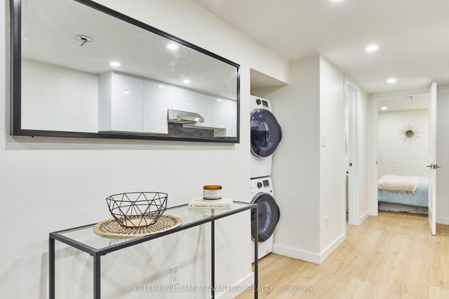 233 Kingston Rd, Home with 3 bedrooms, 3 bathrooms and 2 parking in Toronto ON | Image 8