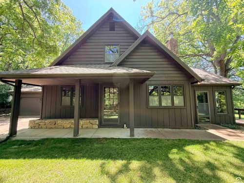 467 N 1600 Rd, Lawrence, KS, 66049-9000 | Card Image