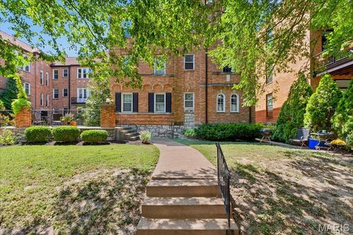 apt-1s-7532 Cromwell Dr, Clayton, MO, 63105-2955 | Card Image