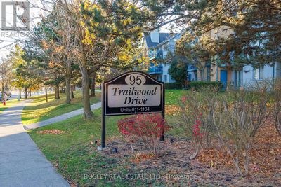 812 - 95 Trailwood Dr, Condo with 2 bedrooms, 2 bathrooms and 1 parking in Mississauga ON | Image 2