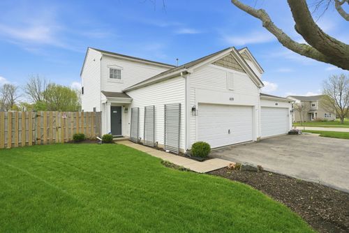 620 Wedgewood Cir, Lake In The Hills, IL, 60156-6262 | Card Image