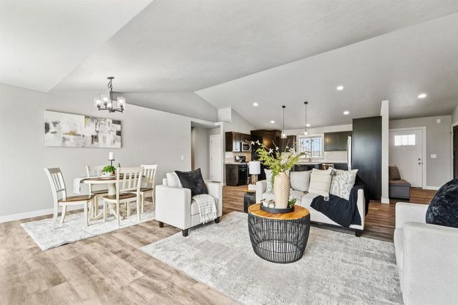 3487 E Rubyred Drive, House other with 5 bedrooms, 3 bathrooms and null parking in APPLETON WI | Image 7