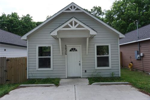 9824 Arbor Oak, Willis, TX, 77318-7219 | Card Image