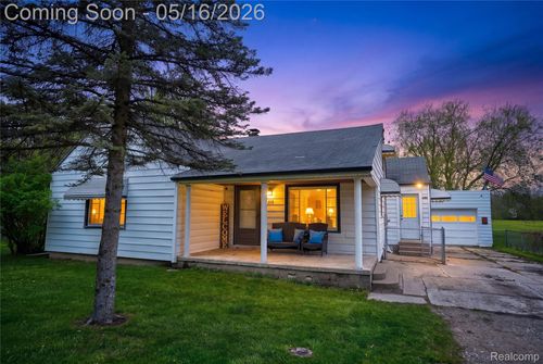 6383 Lapeer Rd, Burton, MI, 48509-2423 | Card Image