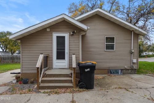 503 S 9th Street S, Bismarck, ND, 58504 | Card Image