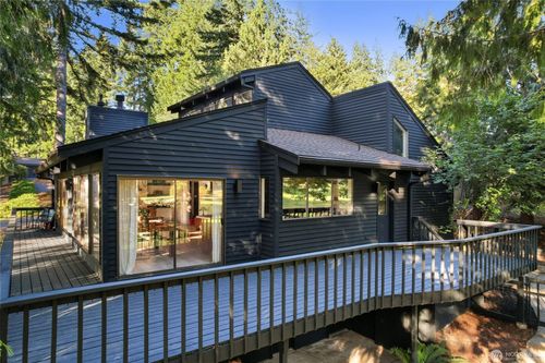 201 E Country Club Dr, Allyn, WA, 98524-8759 | Card Image