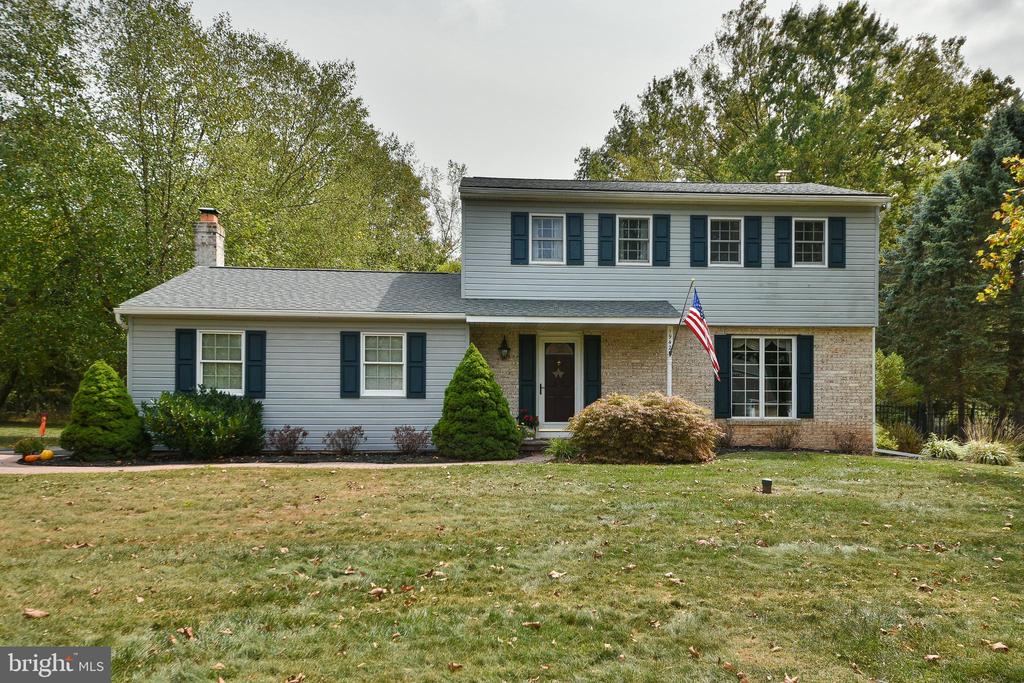 Stewart Dr, Hatfield, PA 19440