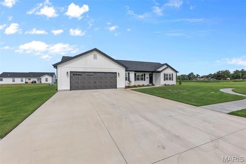 303 Seabiscuit Dr, Sikeston, MO, 63801-4204 | Card Image