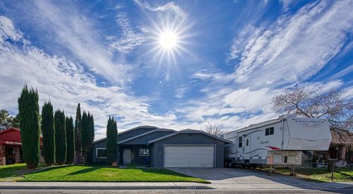 329 Mamie St, Ridgecrest, CA, 93555 | Card Image