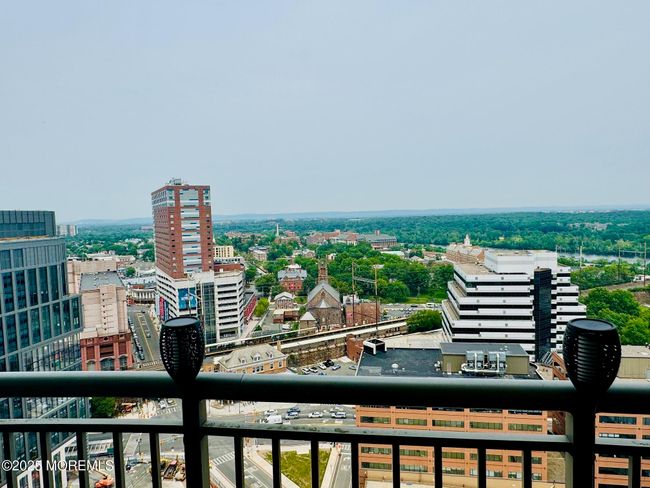 APT-2205 - 1 Spring St, House other with 2 bedrooms, 2 bathrooms and null parking in New Brunswick NJ | Image 24
