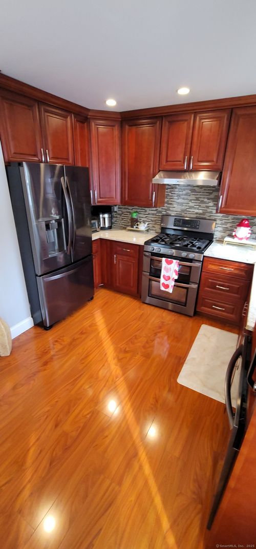 30 Grove Pl, Danbury, CT, 06810-5745 | Card Image