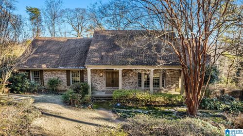 321 Vesclub Dr, Vestavia, AL, 35216-1325 | Card Image