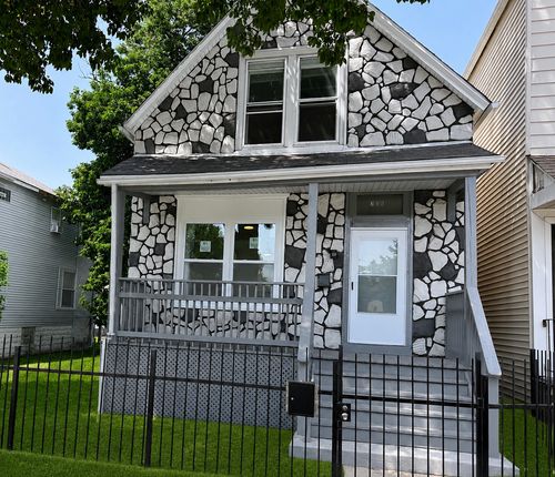 706 81st St, Chicago, IL, 60620-2513 | Card Image
