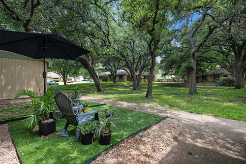 9504 Quail Village Ln, Austin, TX, 78758-5816 | Card Image