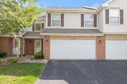18788 S Burnside Station Dr, Mokena, IL, 60448-8827 | Card Image