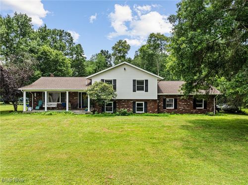 47611 Deerfield Dr, Saint Clairsville, OH, 43950-9624 | Card Image