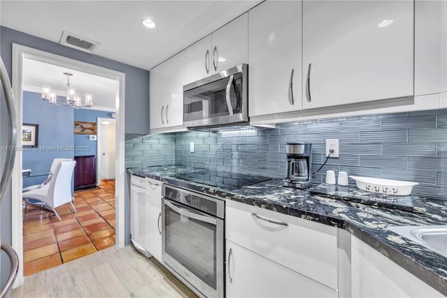 APT-1804 - 3031 N Ocean Blvd, Condo with 2 bedrooms, 2 bathrooms and null parking in Fort Lauderdale FL | Image 10
